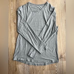 Lululemon lightweight gray shirt size Large